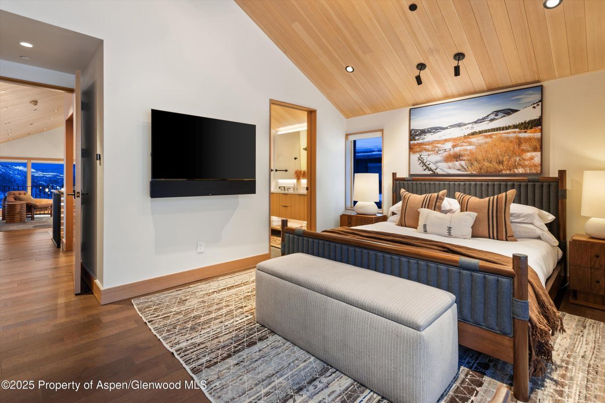 Bedroom, Interior, Recessed Lighting, Wooden Ceilings, Wood Texture Flooring