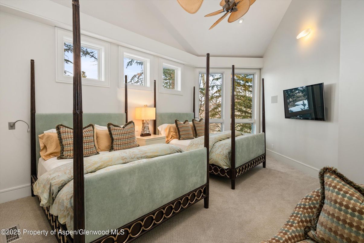 Bedroom, Interior, Recessed Lighting, Water