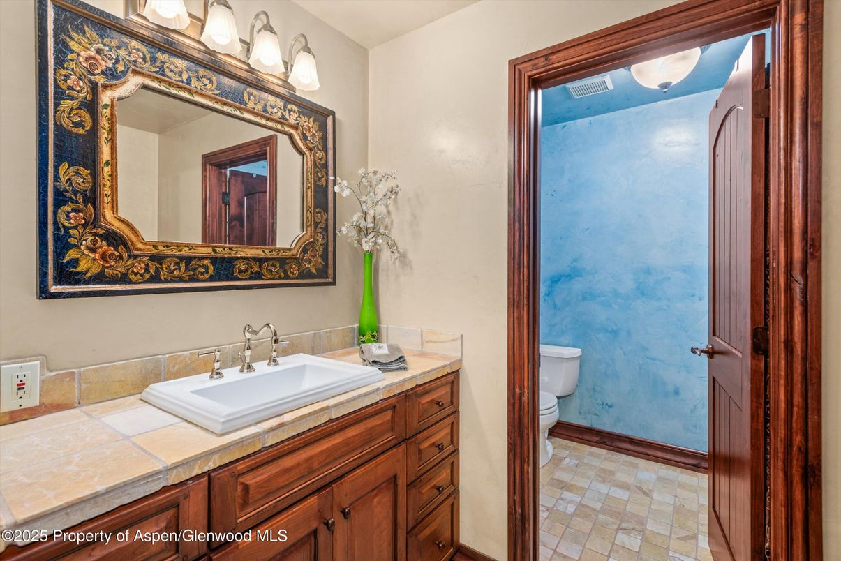 Bathroom, Interior, Tile Countertops