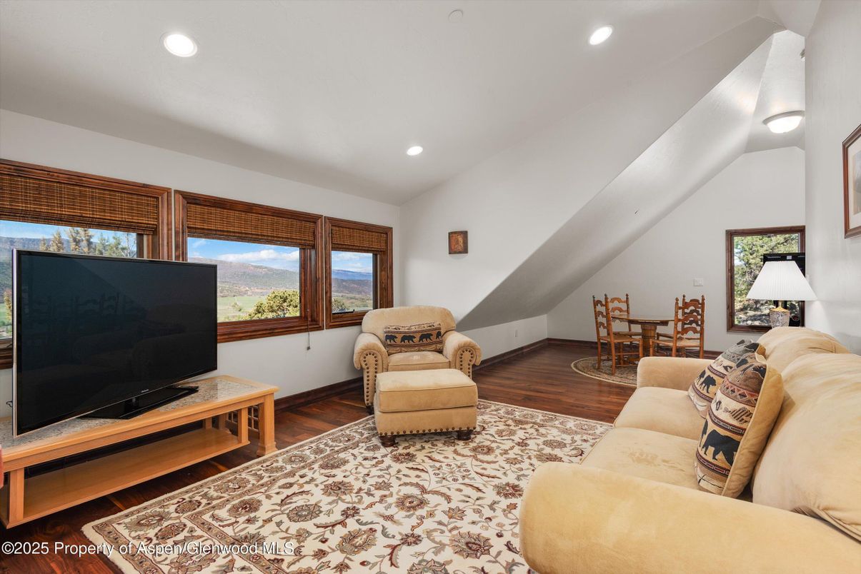 Dining room, Interior, Living room, Recessed Lighting, Wood Texture Flooring