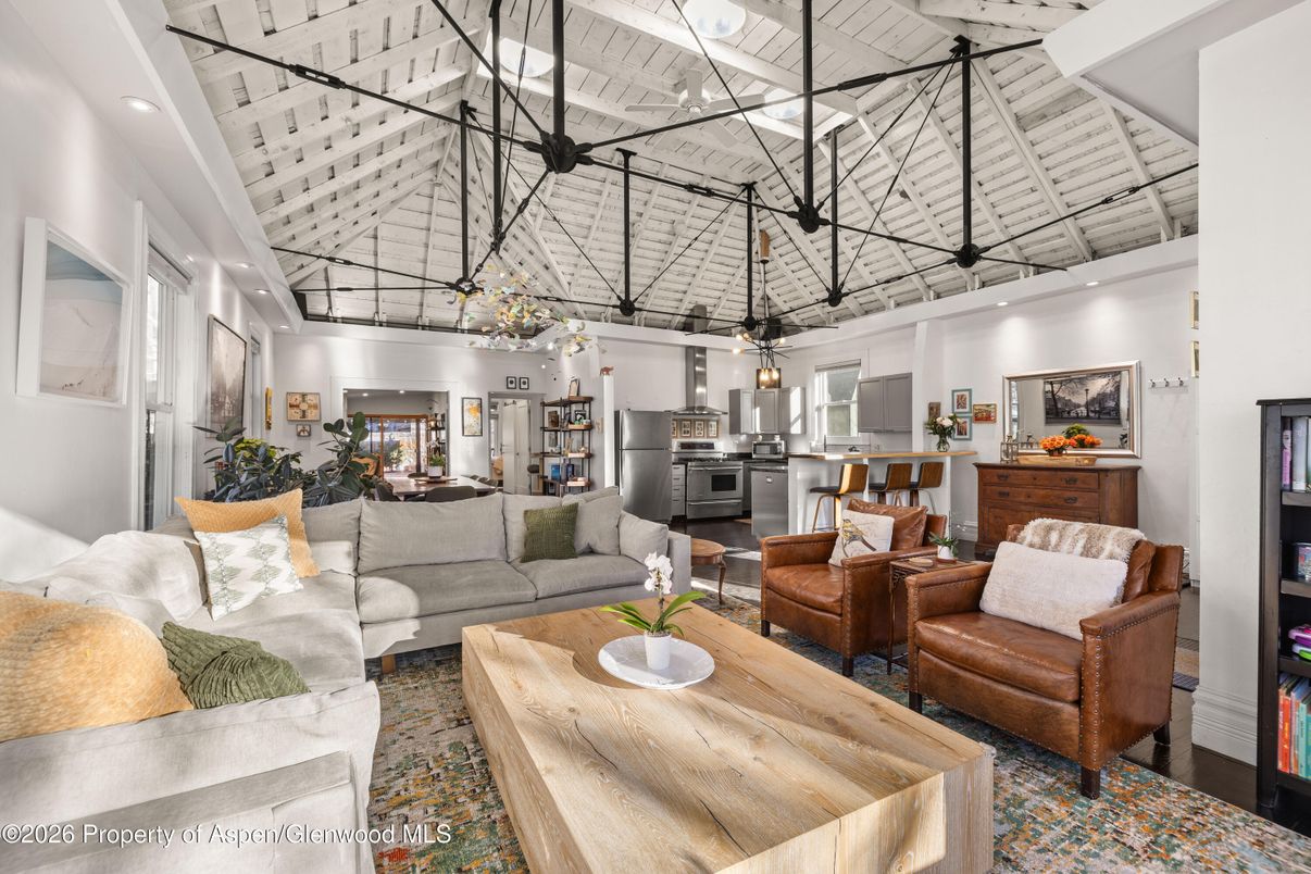 Interior, Kitchen, Living room, Pendant Lights, Recessed Lighting, Stainless Steel Appliances