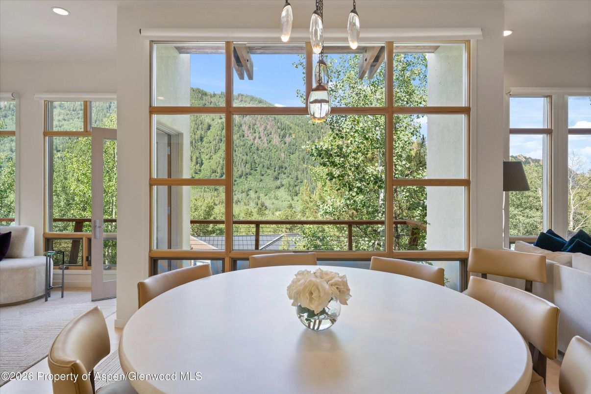 Dining room, Interior, Pendant Lights, Recessed Lighting