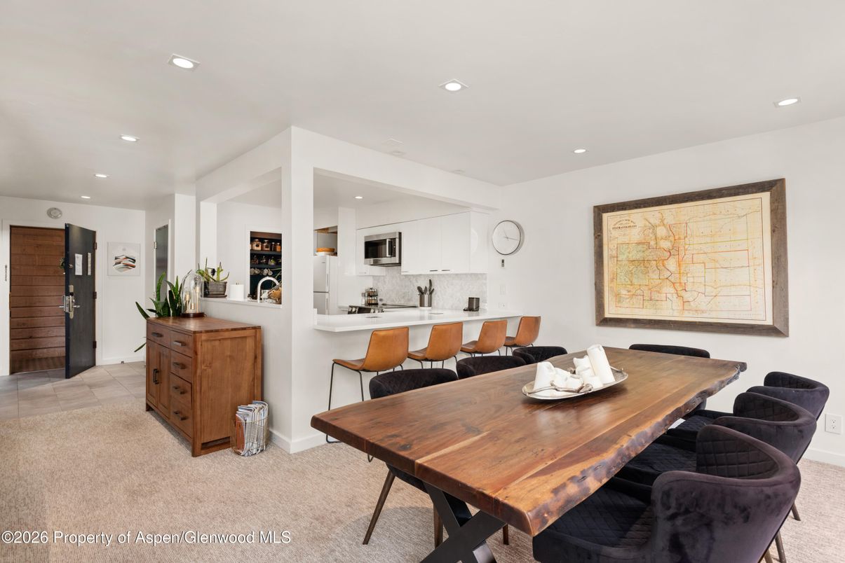 Dining room, Interior, Kitchen, Recessed Lighting