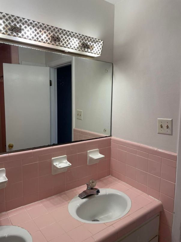 Bathroom, Interior, Tile Countertops