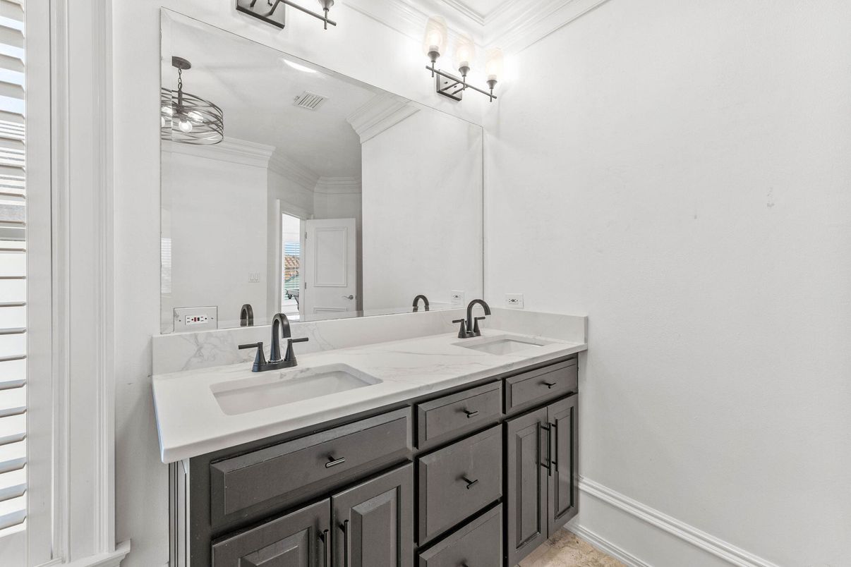 Bathroom, Dual Sink Vanities, Interior