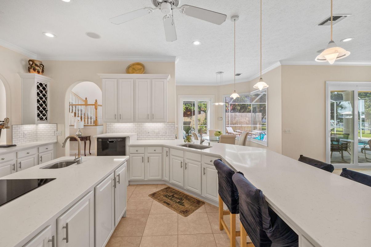 Dining room, Interior, Kitchen, Pendant Lights, Recessed Lighting