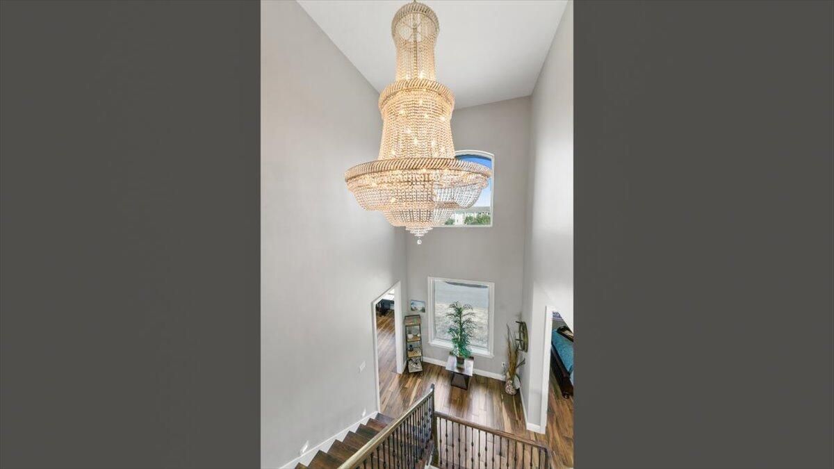 Chandelier, Interior