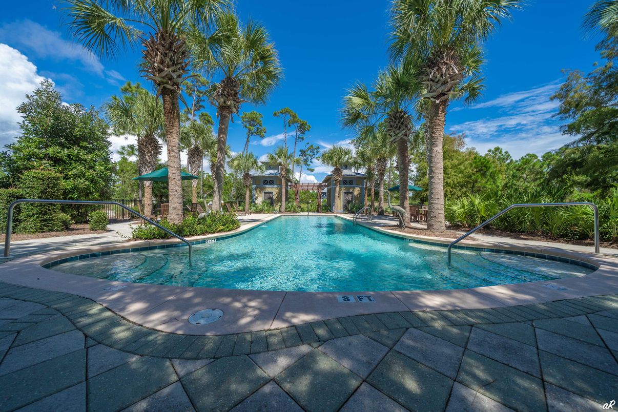 Exterior, Pool