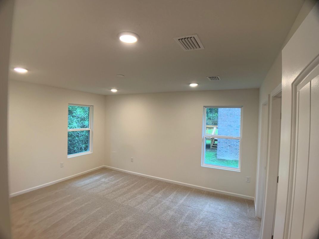 Empty room, Interior, Recessed Lighting