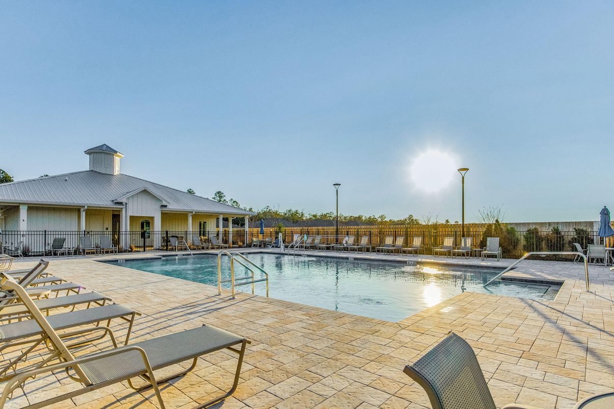 Exterior, Pool