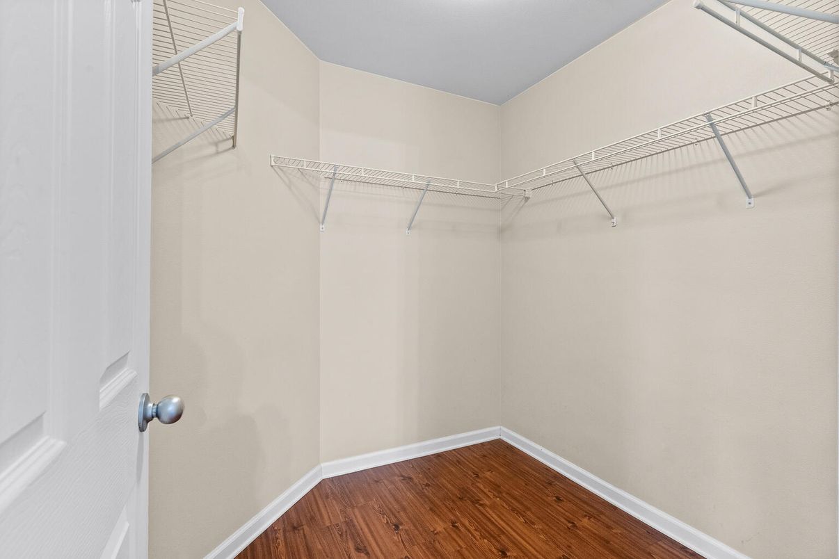 Interior, Walk-in Closets, Wood Texture Flooring