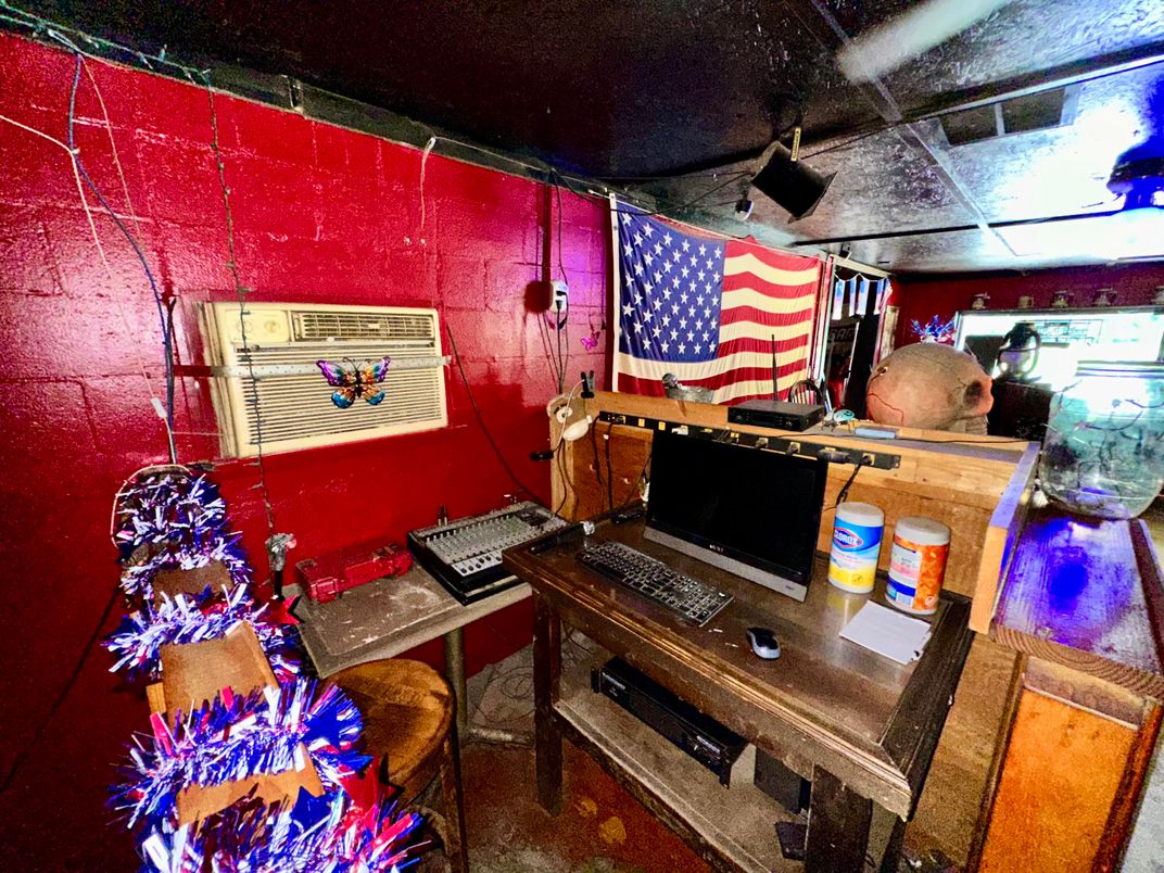 Home Office, Interior