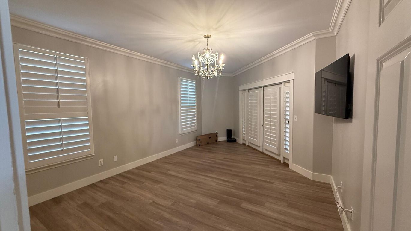 Chandelier, Empty room, Interior, Wood Texture Flooring