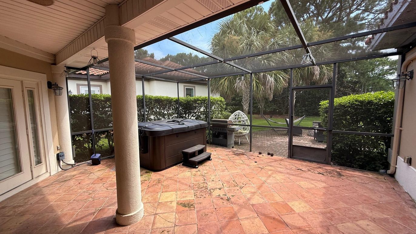 Glass Ceilings, Hot Tub, Interior, Sun Room