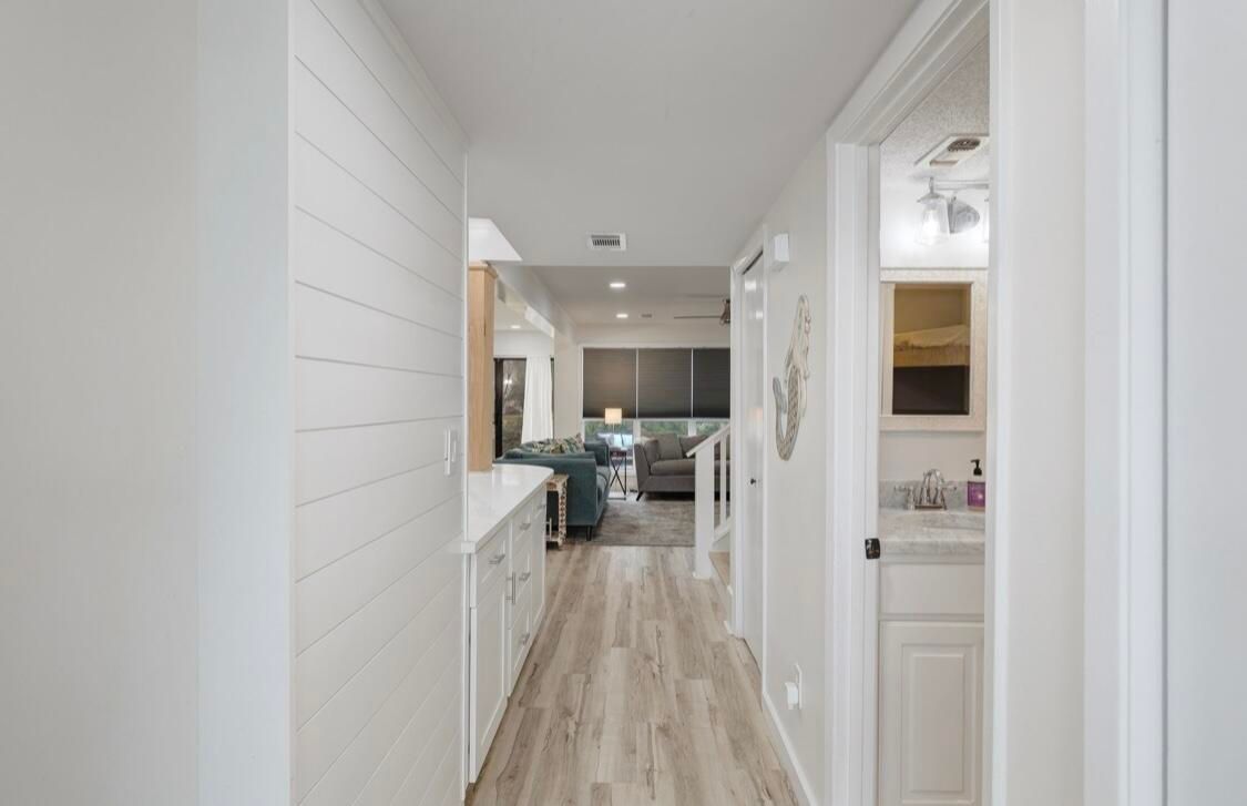 Interior, Recessed Lighting, Wood Texture Flooring