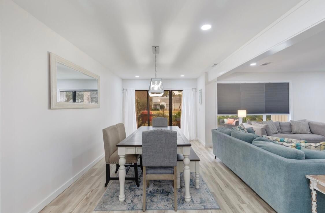 Dining room, Interior, Living room, Pendant Lights, Recessed Lighting, Wood Texture Flooring