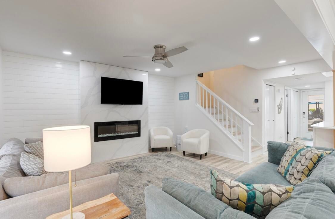Fireplace, Interior, Living room, Recessed Lighting