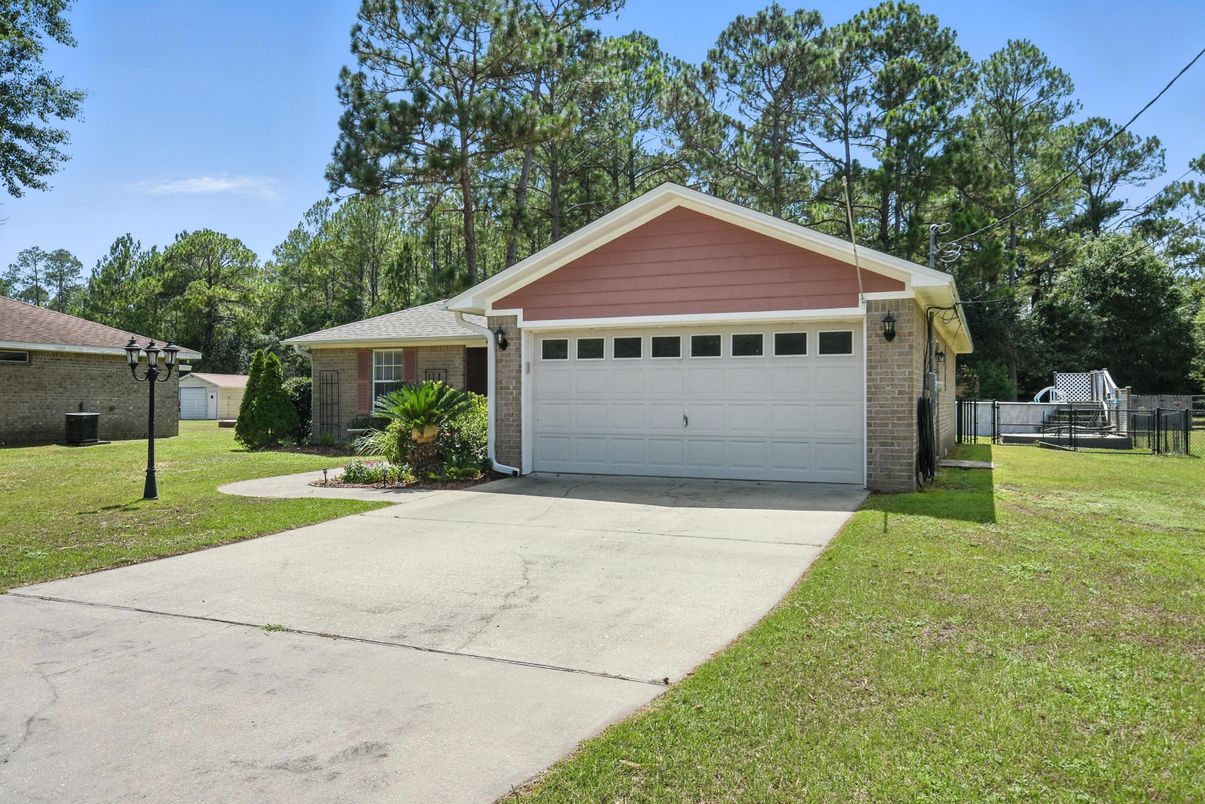 Backyard, Detached Garage, Exterior