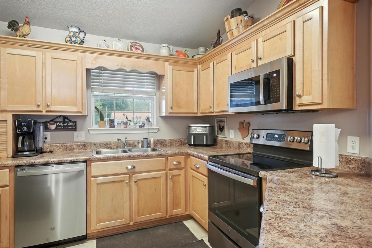 Interior, Kitchen, Stainless Steel Appliances
