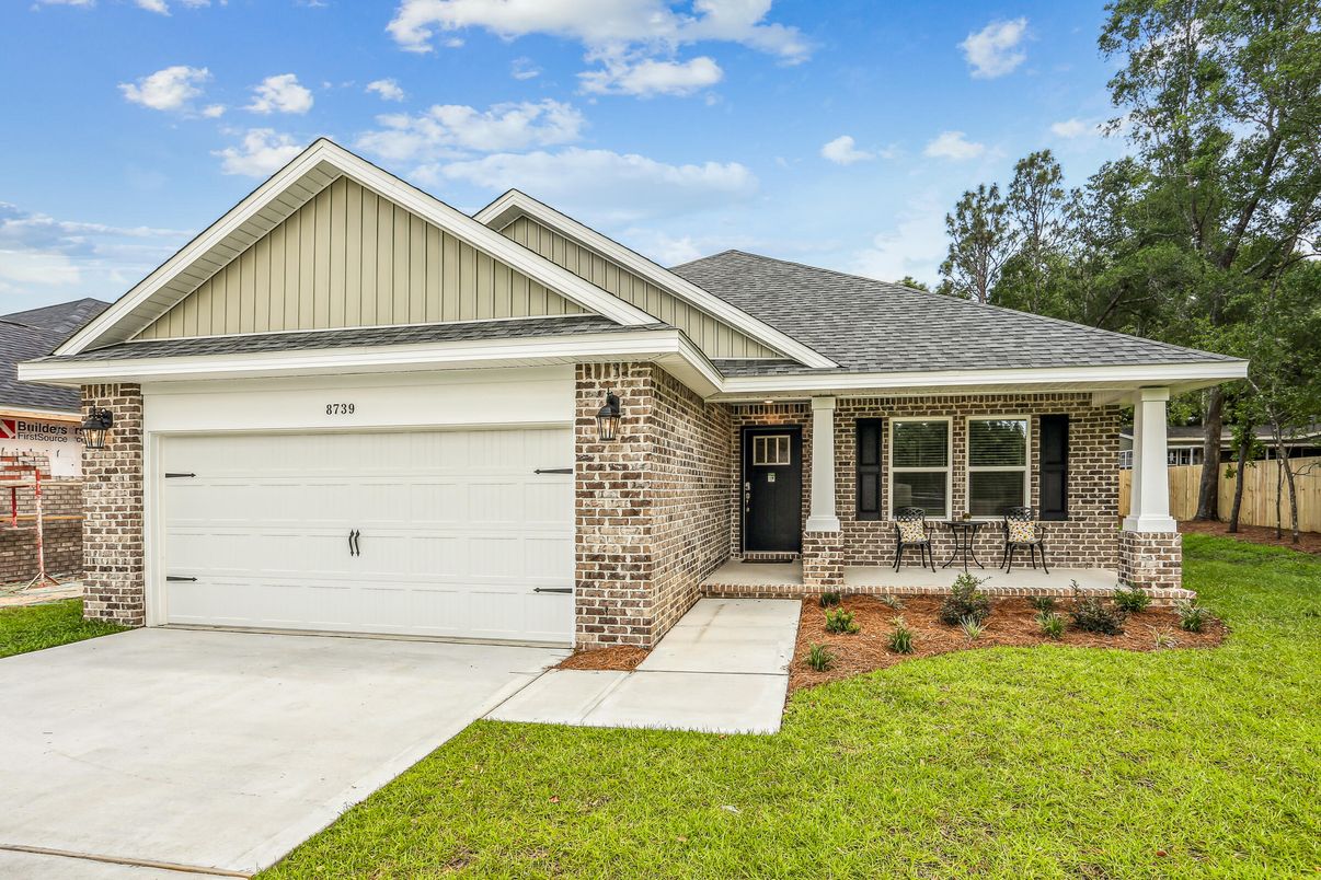 Attached, Exterior, Facade, Brick Facade, Ranch