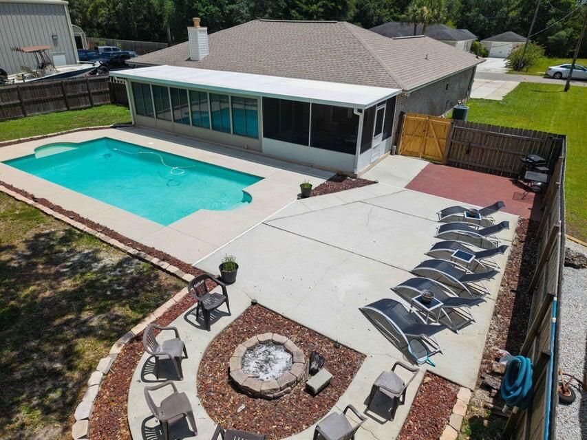 Exterior, Drone