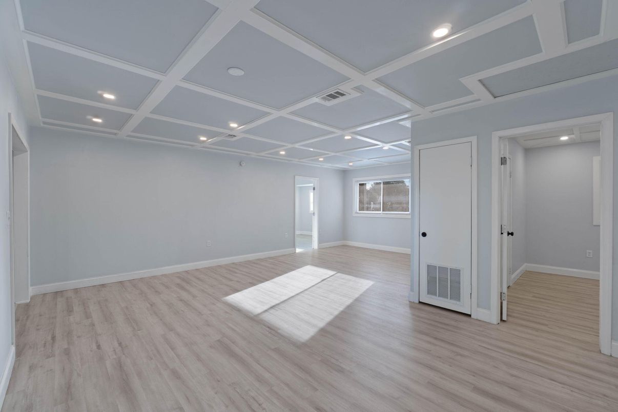 Empty room, Interior, Recessed Lighting, Wood Texture Flooring