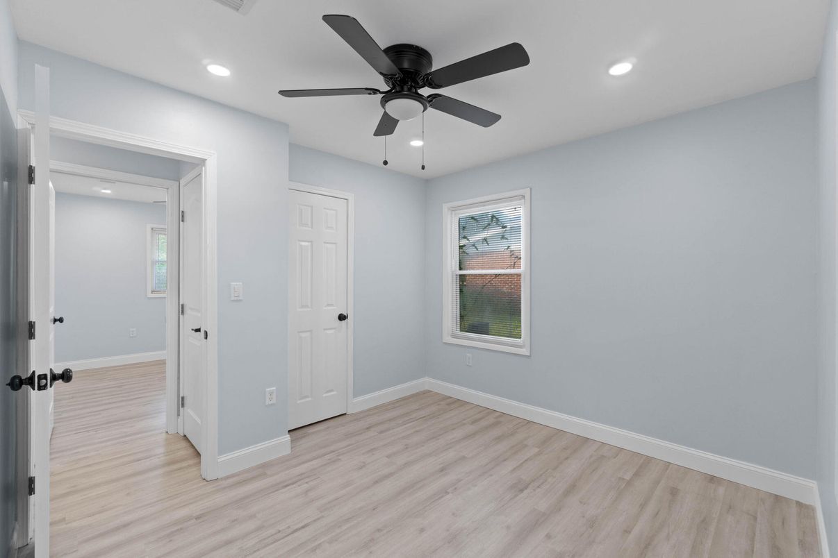 Empty room, Interior, Recessed Lighting, Wood Texture Flooring