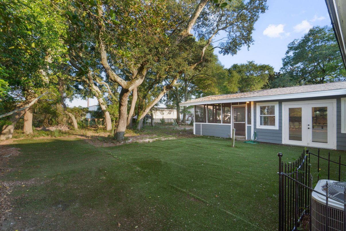Backyard, Exterior