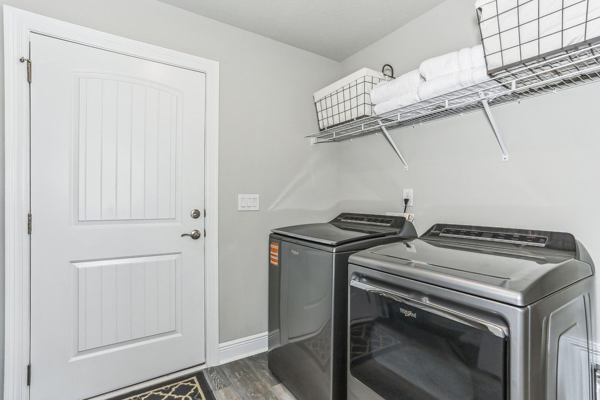 Interior, Washer, Wood Texture Flooring
