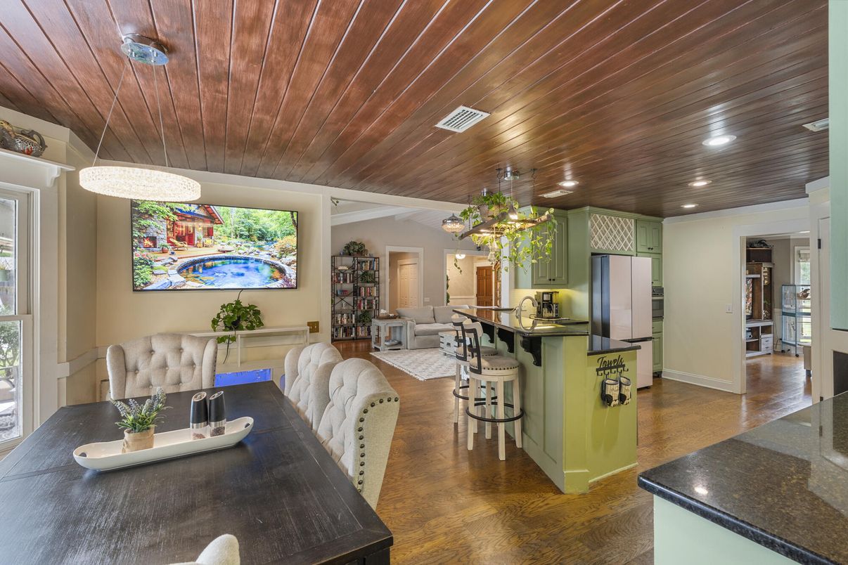 Chandelier, Dining room, Interior, Kitchen, Pendant Lights, Recessed Lighting, Wooden Ceilings, Wood Texture Flooring