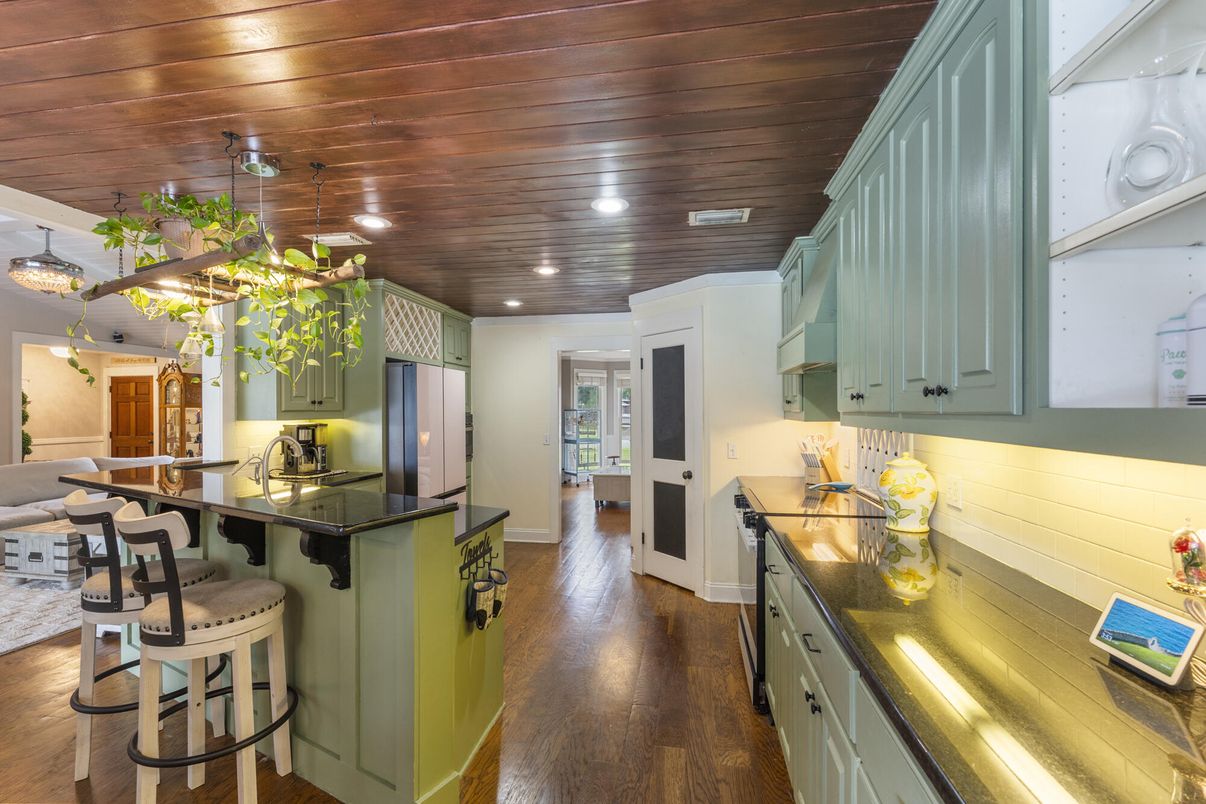 Interior, Kitchen, Recessed Lighting, Wooden Ceilings, Wood Texture Flooring