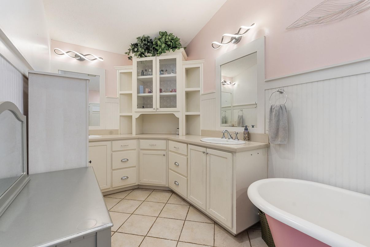 Bathroom, Dual Sink Vanities, Free Standing Baths, Interior