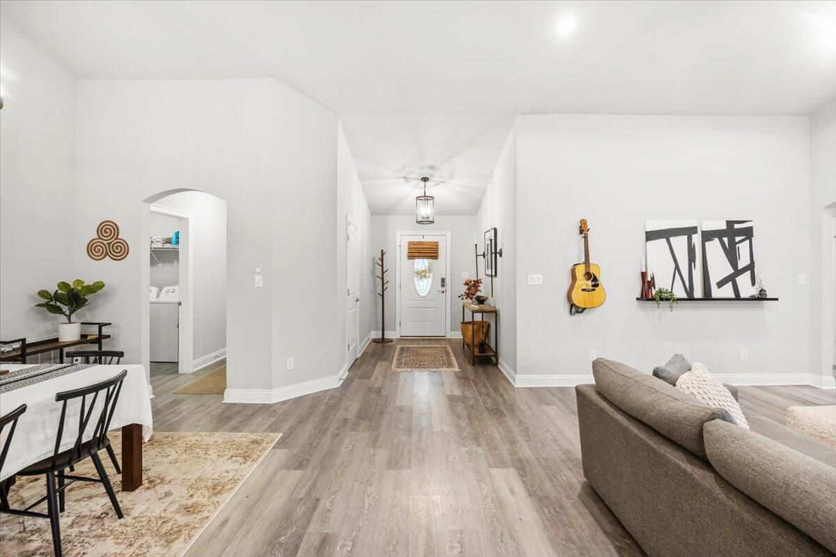 Interior, Pendant Lights, Recessed Lighting, Wood Texture Flooring