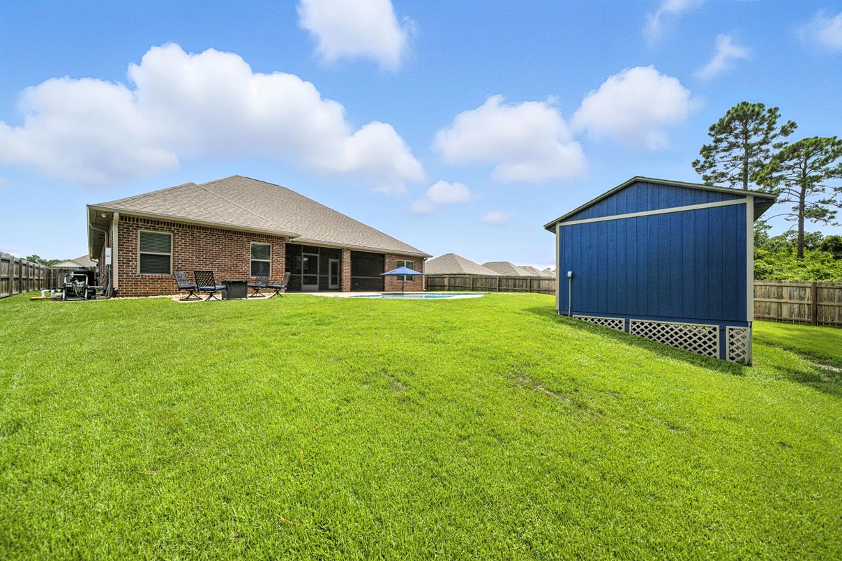 Backyard, Exterior