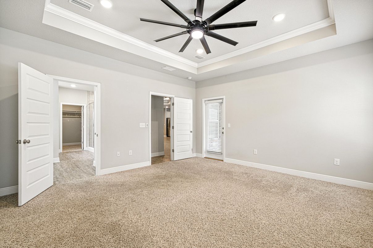Empty room, Interior, Recessed Lighting