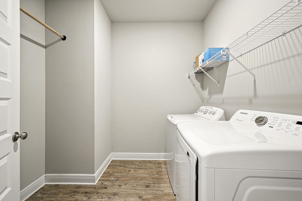 Interior, Washer, Wood Texture Flooring