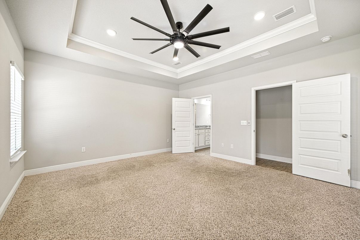 Empty room, Interior, Recessed Lighting