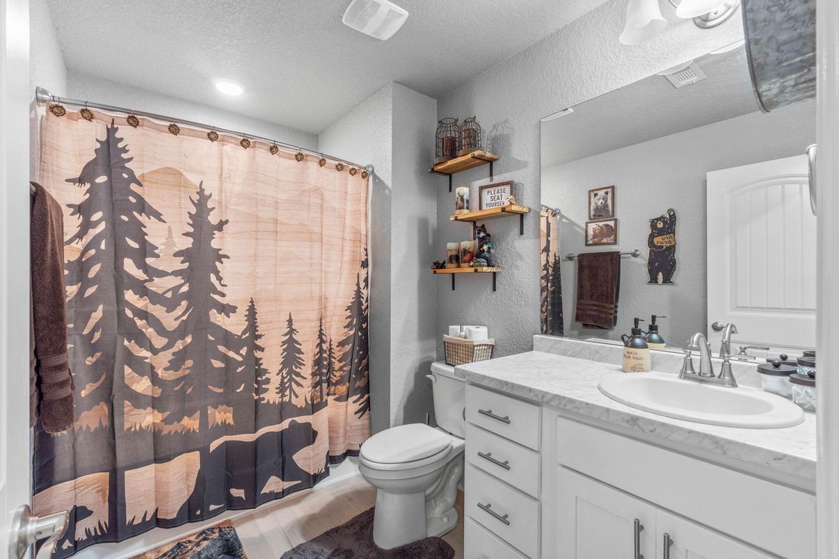 Bathroom, Interior, Recessed Lighting