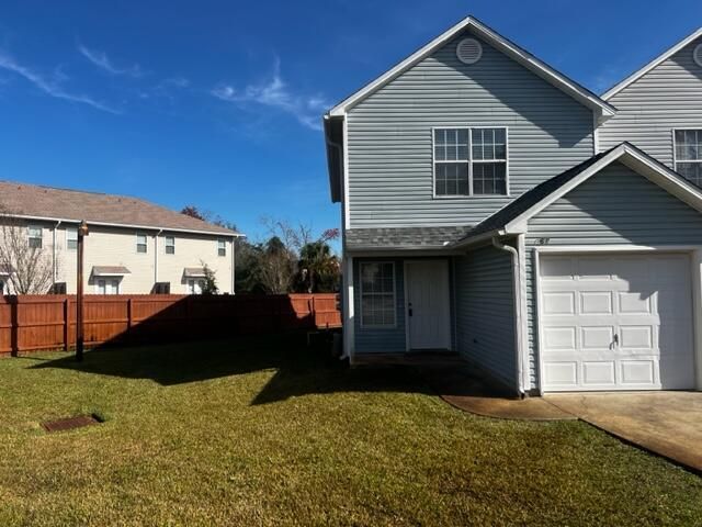 Attached, Backyard, Exterior, Facade, American Craftsman