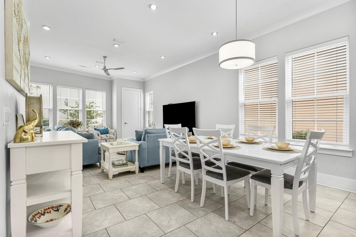 Dining room, Interior, Living room, Pendant Lights, Recessed Lighting