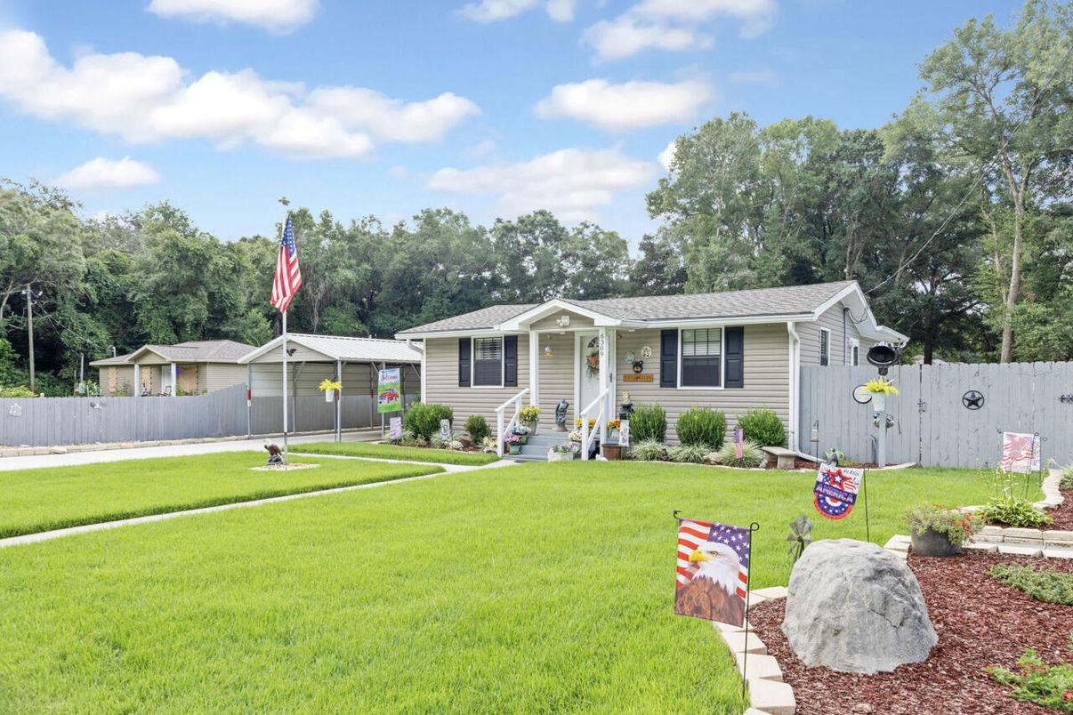 Backyard, Exterior, Facade, Ranch