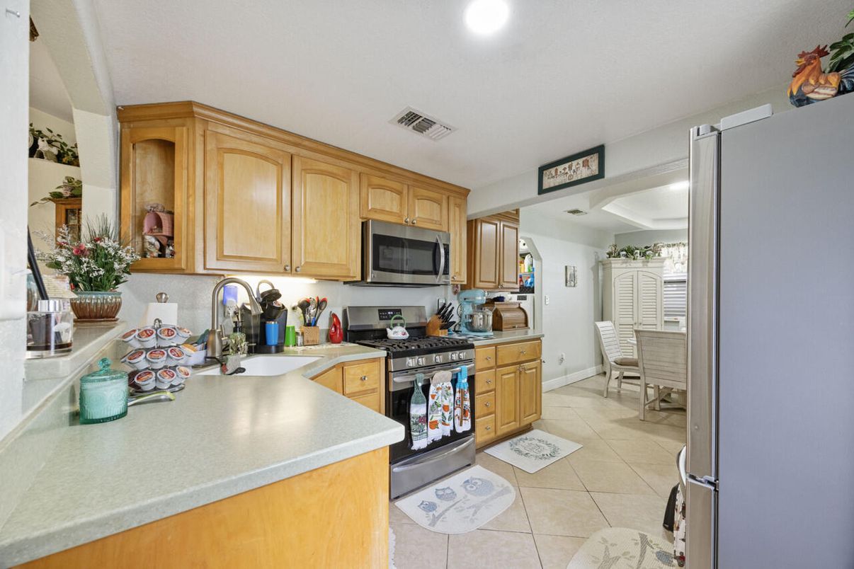 Dining room, Interior, Kitchen, Recessed Lighting