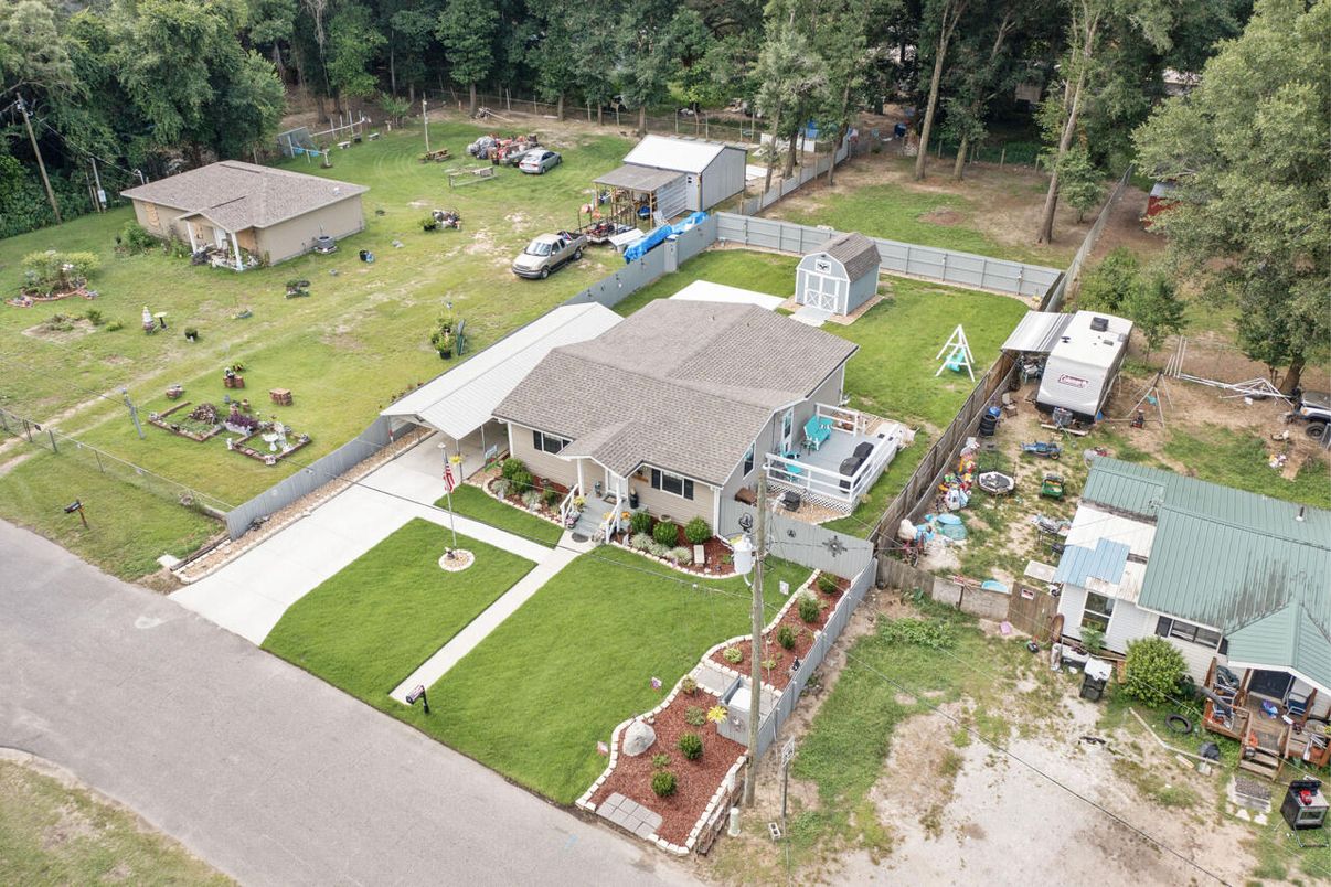 Exterior, Drone