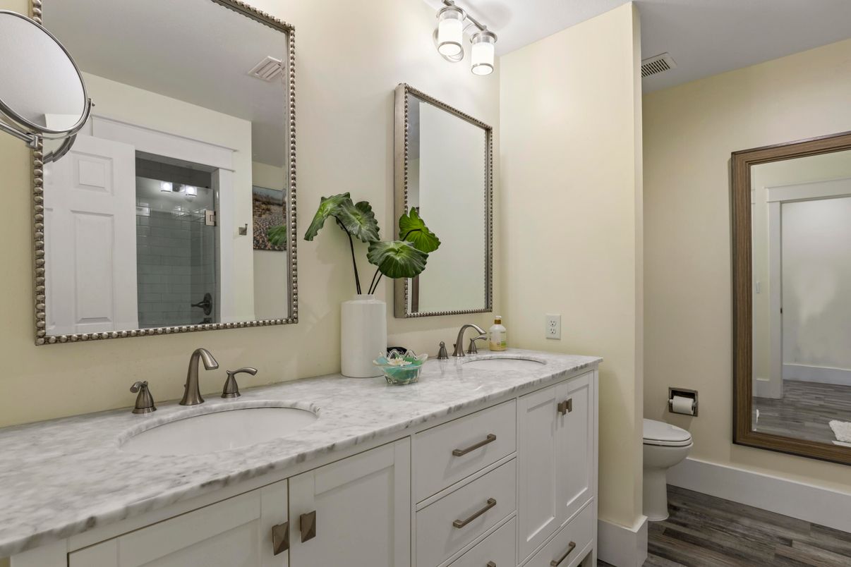 Bathroom, Dual Sink Vanities, Interior, Wood Texture Flooring
