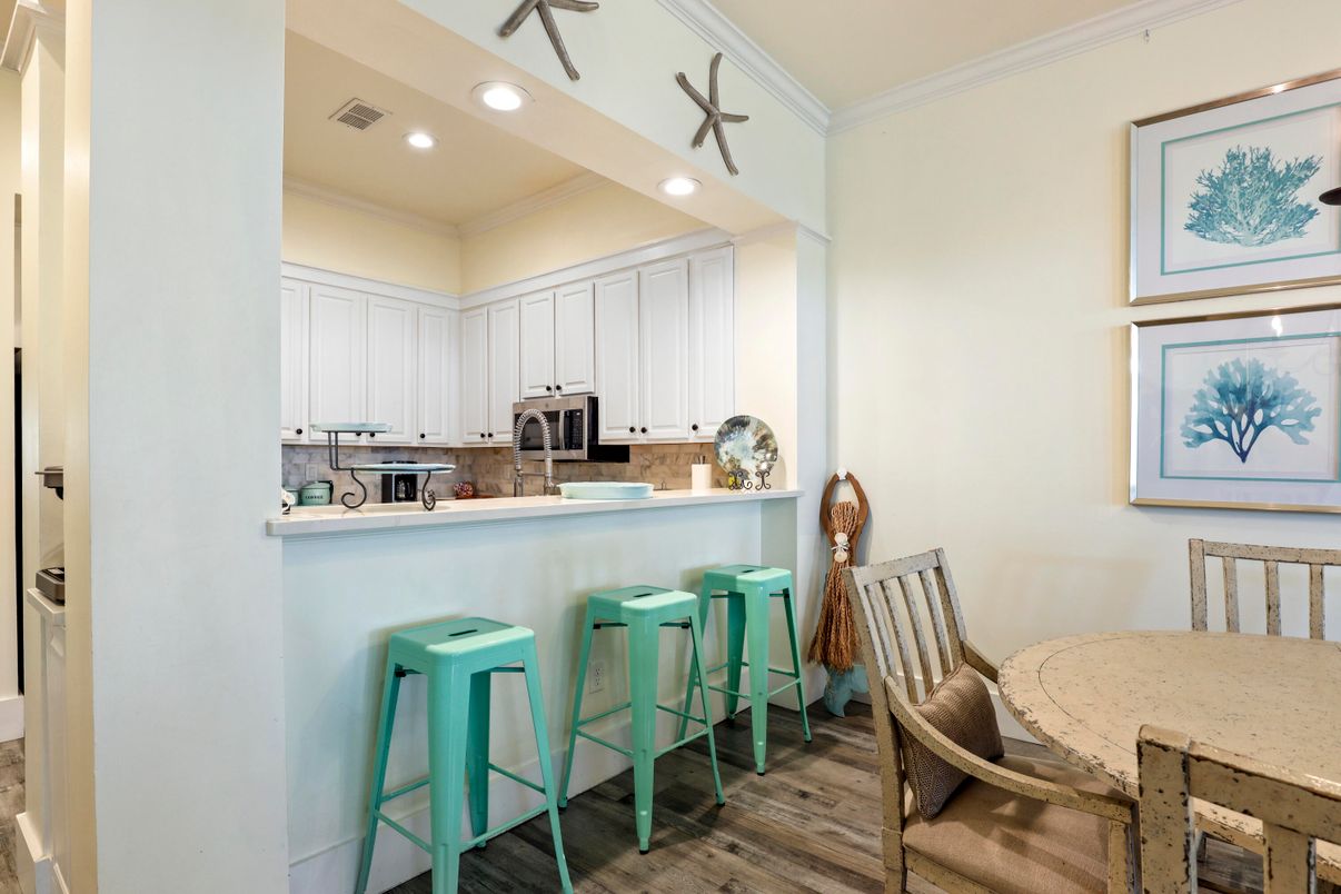 Dining room, Interior, Kitchen, Recessed Lighting, Wood Texture Flooring