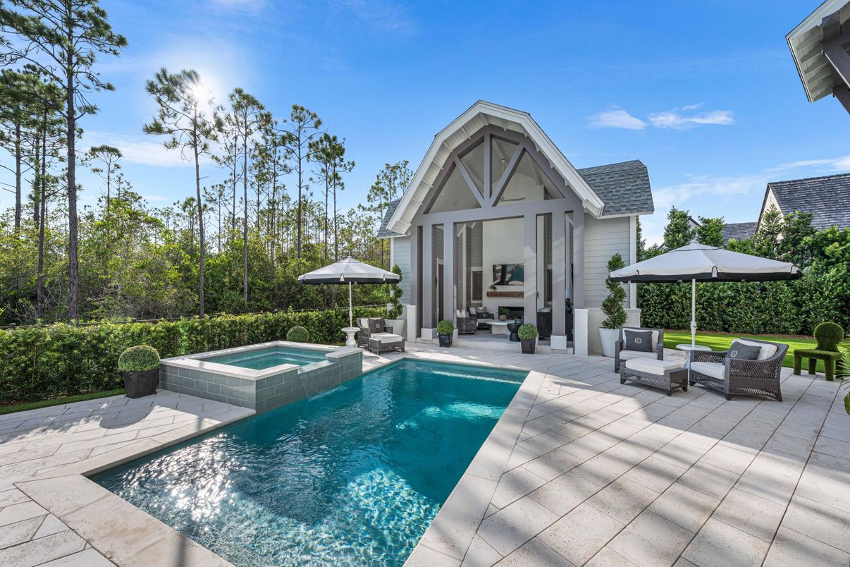 Exterior, Pool