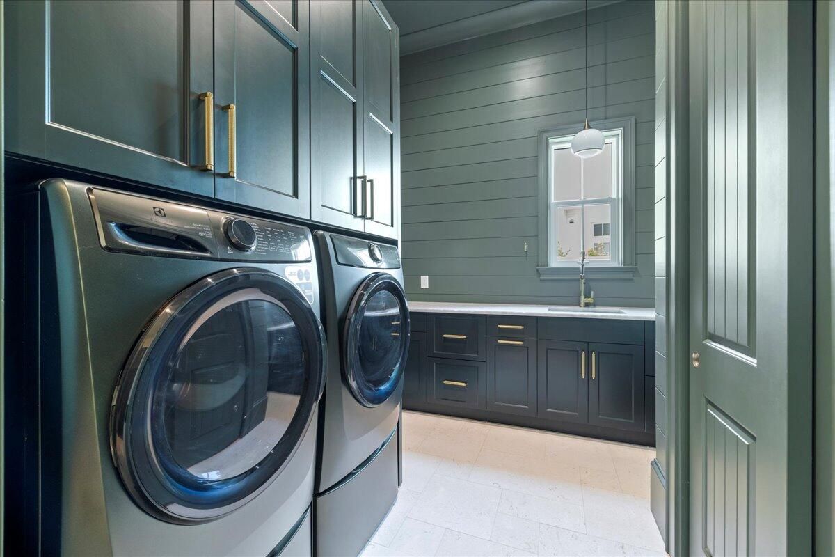 Interior, Washer