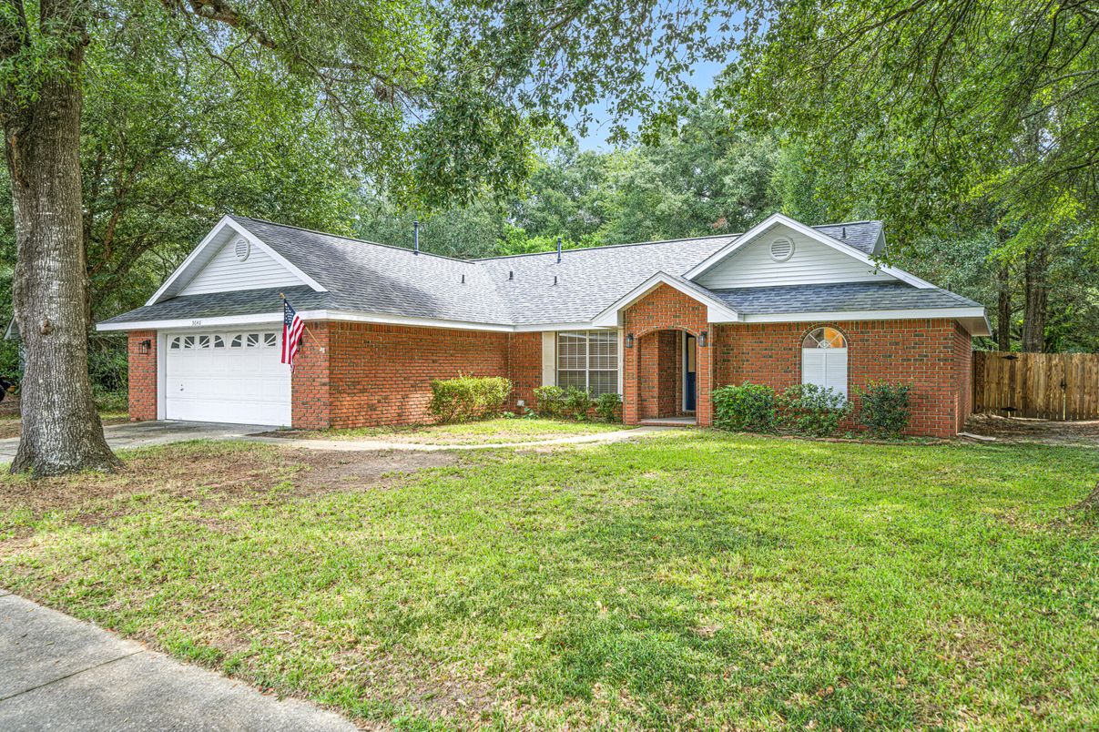 Attached, Exterior, Facade, Brick Facade, Ranch