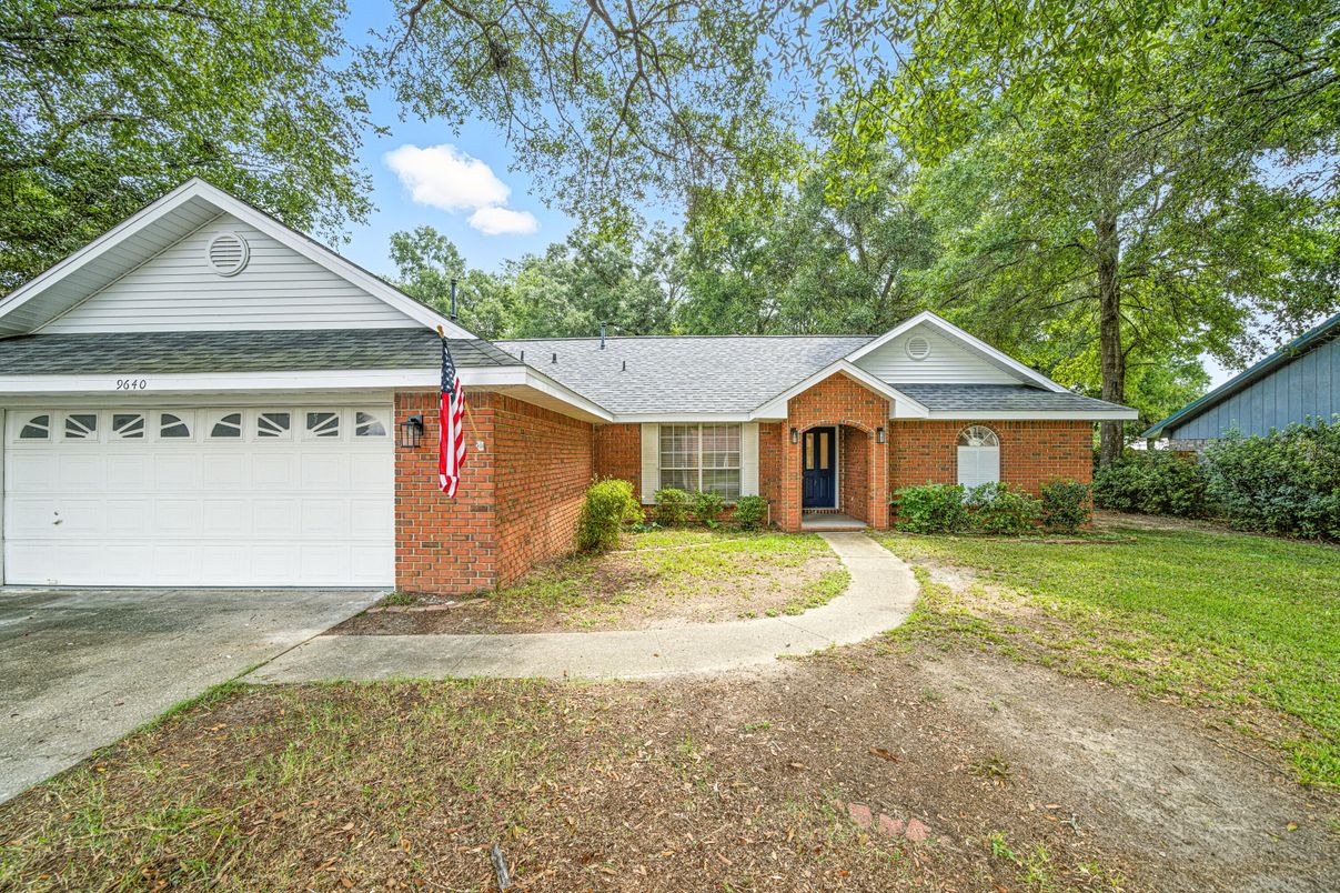 Attached, Exterior, Facade, Brick Facade, Ranch