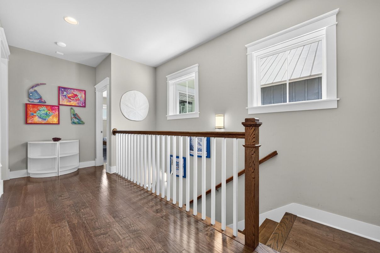 Interior, Recessed Lighting, Wood Texture Flooring